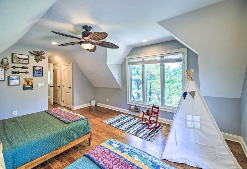 Waterfront Piney Flats Home W/ Private Dock!