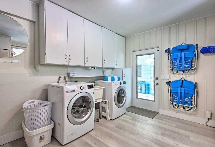 Waterfront Sarasota Estate W/ Dock & Boat Lift!