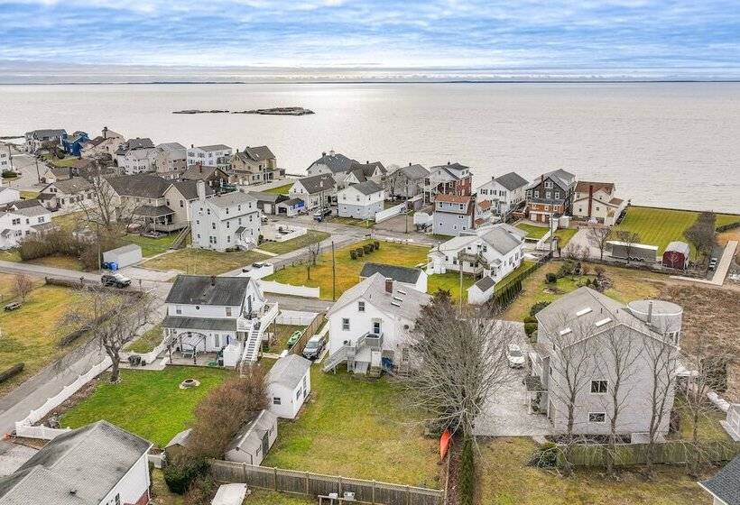 Westbrook Home W/ Ocean Views Walk To Beach