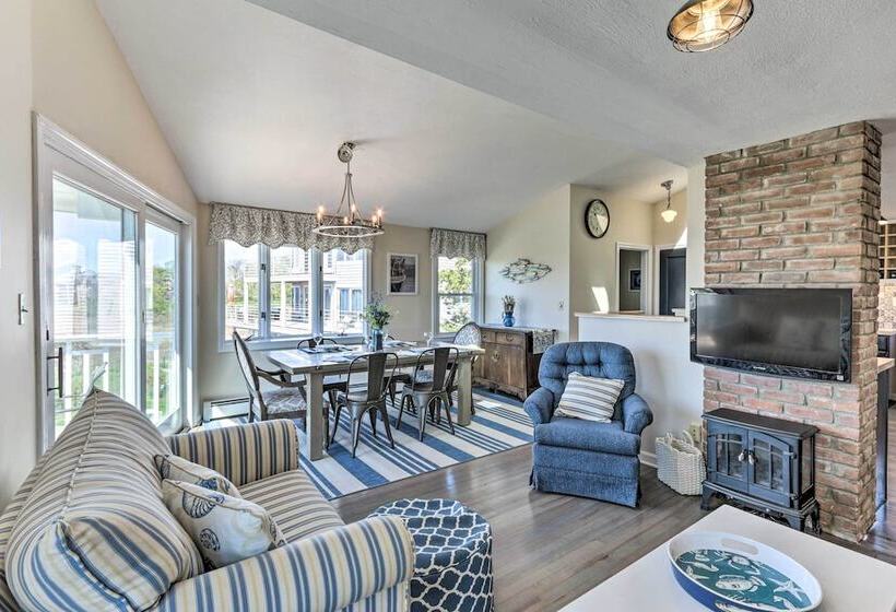 Westbrook Home W/ Ocean Views Walk To Beach