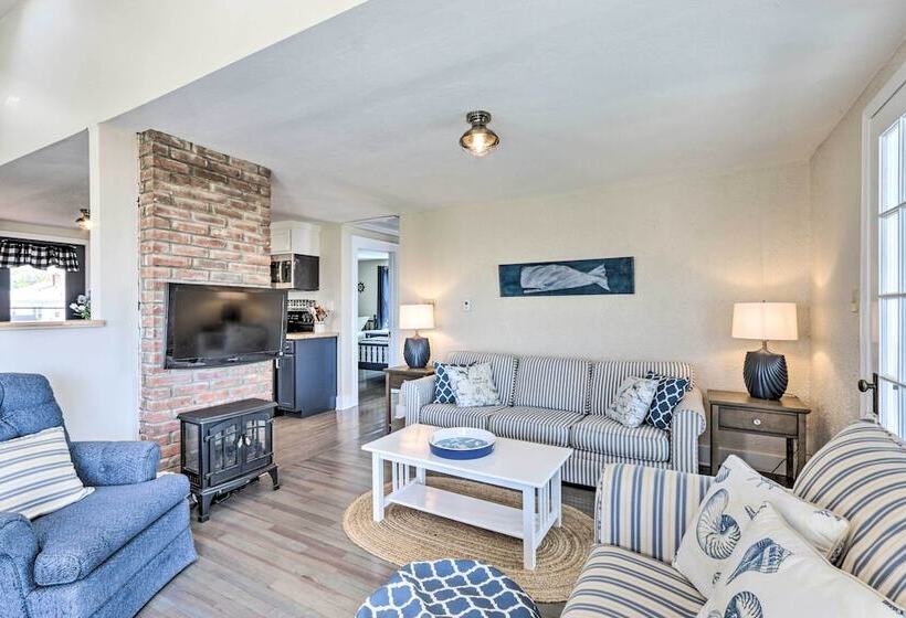 Westbrook Home W/ Ocean Views Walk To Beach