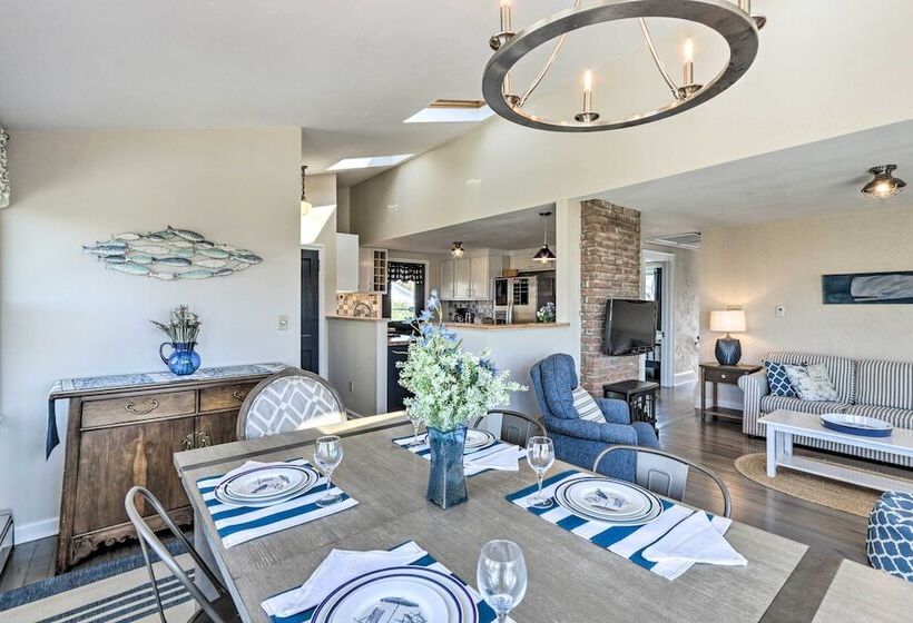 Westbrook Home W/ Ocean Views Walk To Beach