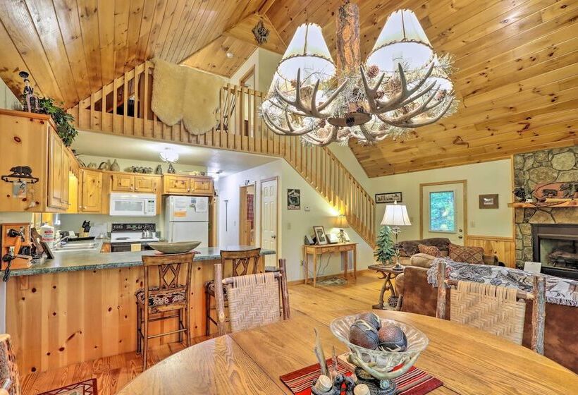 Whittlers Mountain Escape W/ Fireplace!