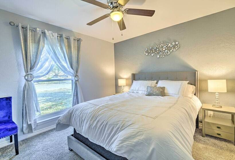 2 Mi To Lake: Home W/ Game Room, Pool & Fast Wifi!