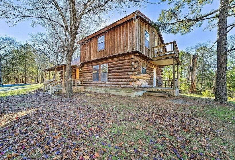 Wilburton Cabin W/ Fire Pit, Mountain Views!
