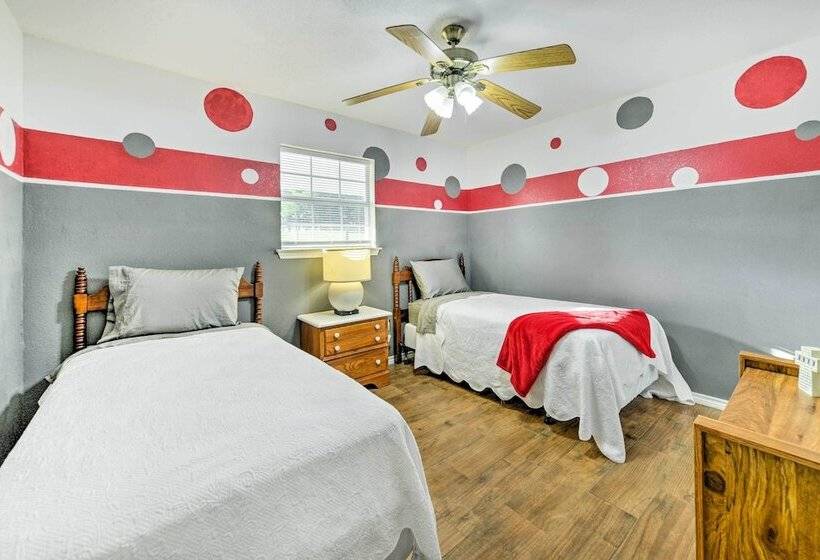 9 Mi To Belton Lake: Peaceful Home W/ Fire Pit