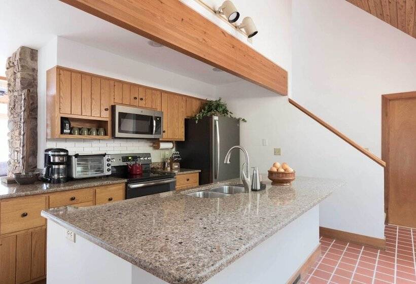 Wintergreen Resort Home ~ 2 Miles To Ski Slopes!