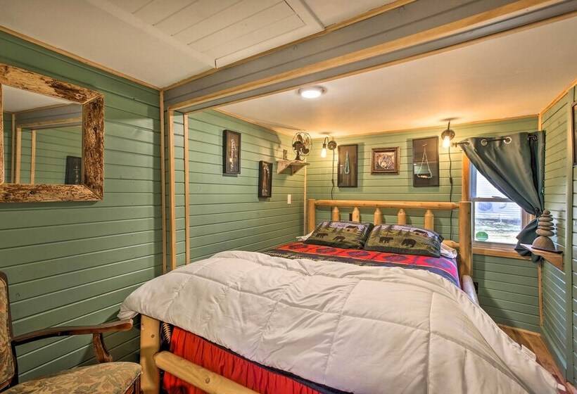 Work, Play & Get Away Cabin   Near Higgins Lake!