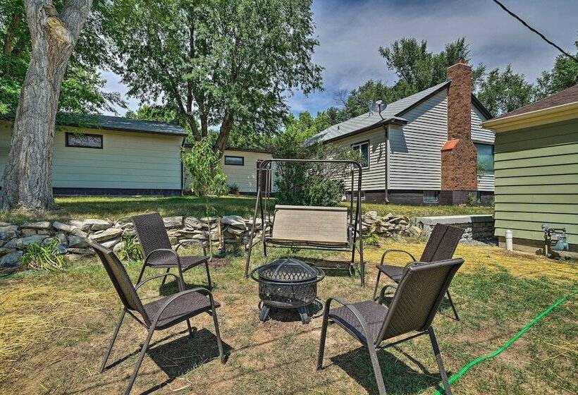 Yellowstone Country Family Home W/ View & Hot Tub