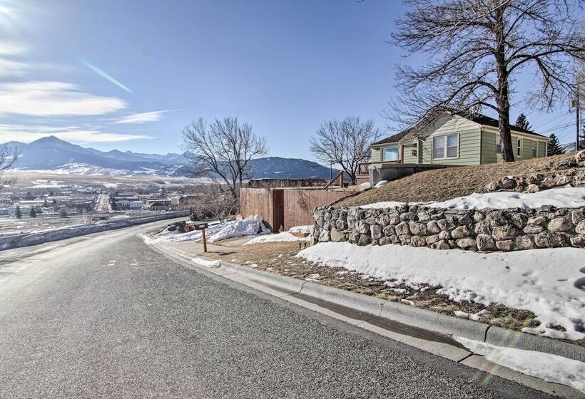 Yellowstone Country Family Home W/ View & Hot Tub