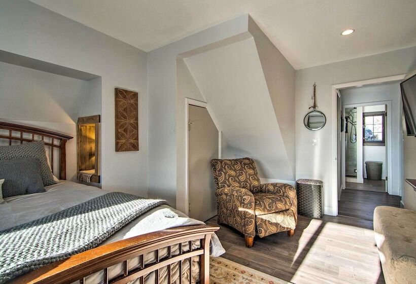 Outdoor Kitchen & Swim Spa: 1 Acre Grand Lake Home