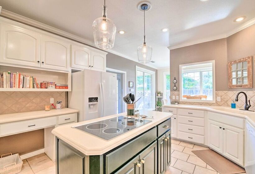 Abilene Home W/ Backyard & Grill: Walk To Acu