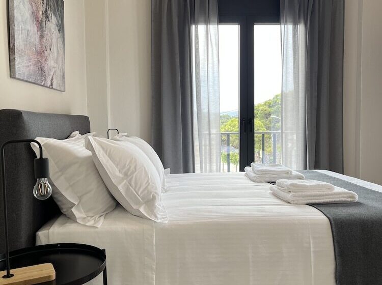 Aellō Luxury Apartments