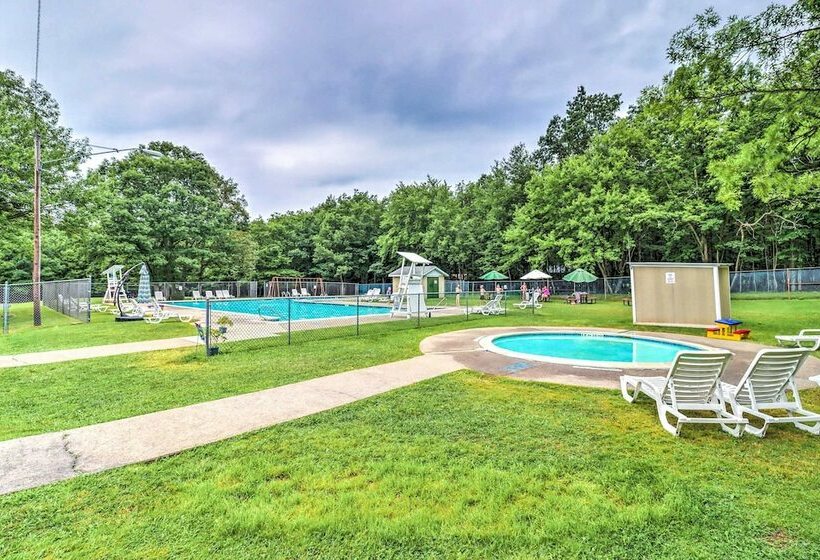 Albrightsville Home W/ Custom Home Theater