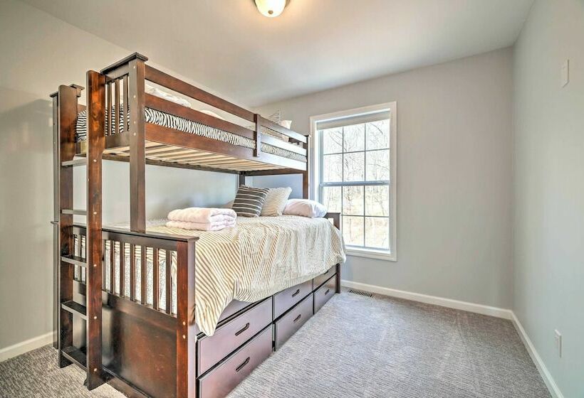 Albrightsville Home W/ Custom Home Theater