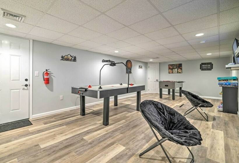 Albrightsville Home W/ Custom Home Theater