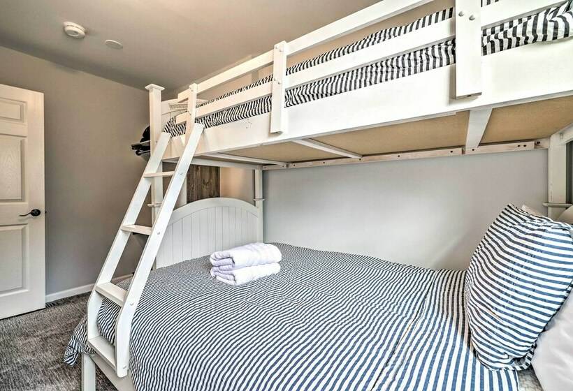 Albrightsville Home W/ Custom Home Theater