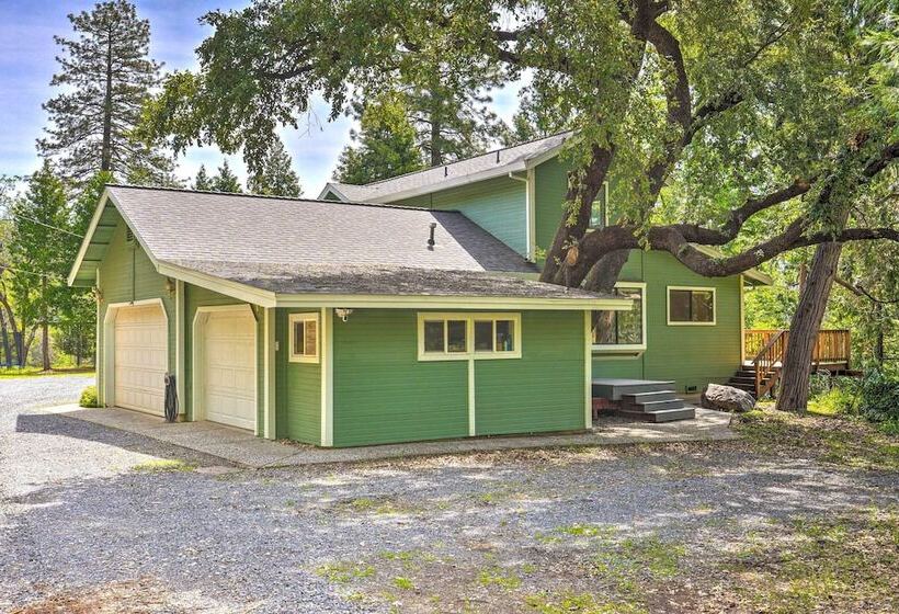 10 Acres W/ Stunning Views: Apple Hill Home!