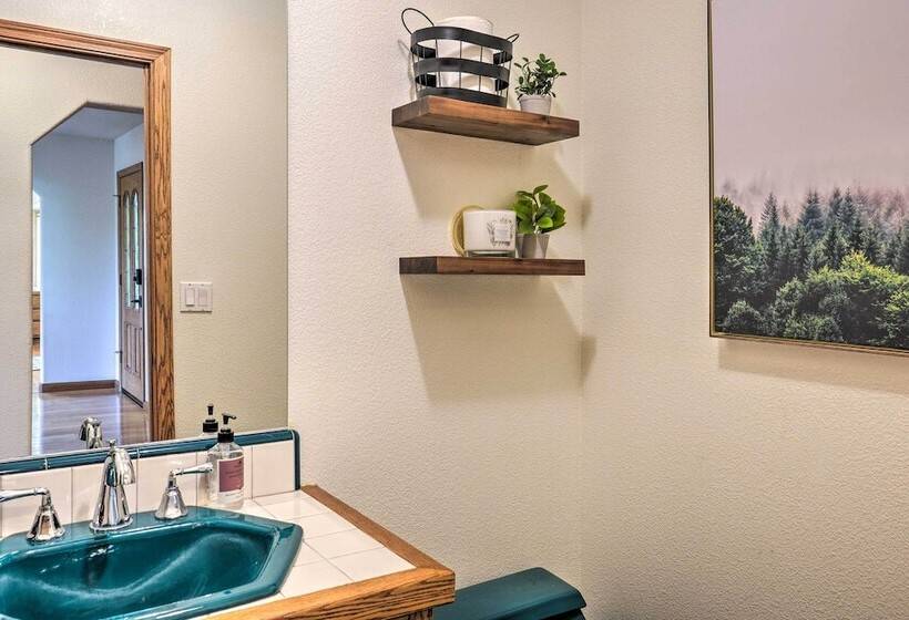 10 Acres W/ Stunning Views: Apple Hill Home!