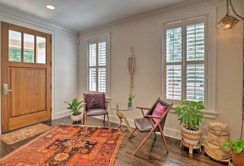 Ideally Located  Austin Oasis  W/ Pool & Hot Tub!