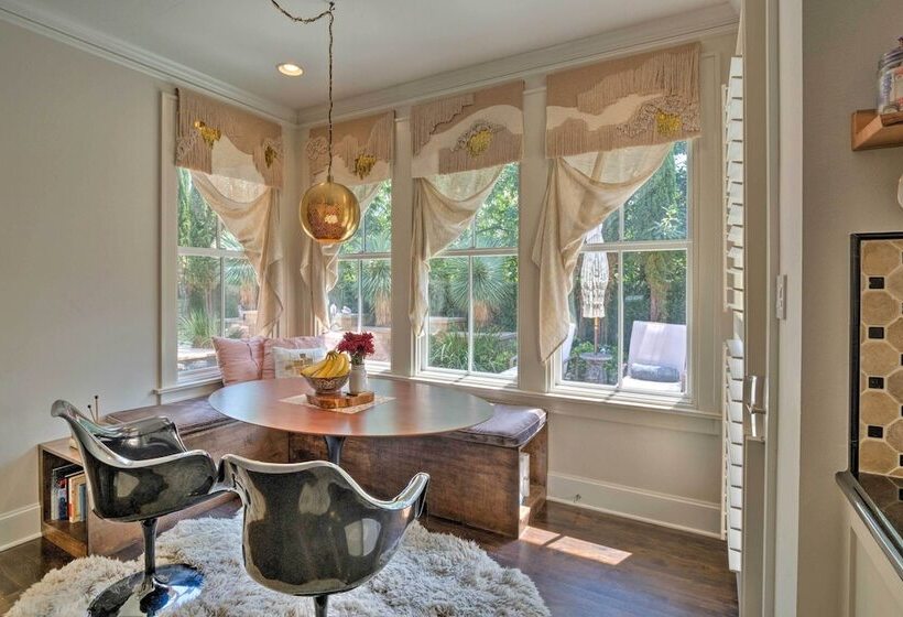 Ideally Located  Austin Oasis  W/ Pool & Hot Tub!