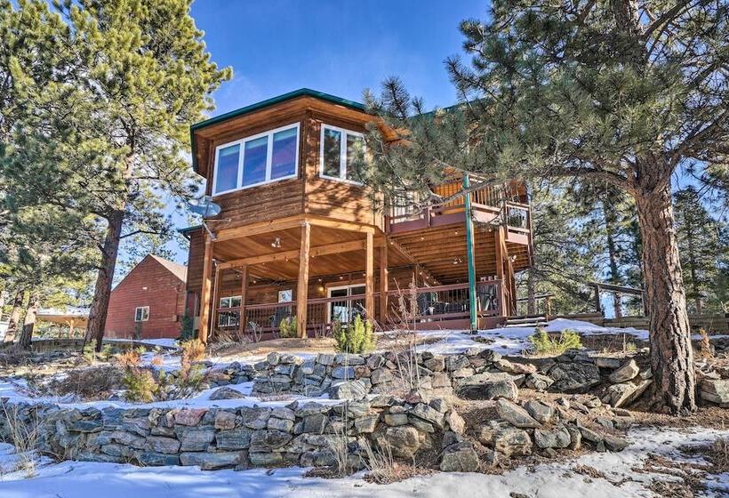 Bailey Getaway W/ Hot Tub & Game Room!