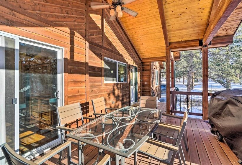Bailey Getaway W/ Hot Tub & Game Room!