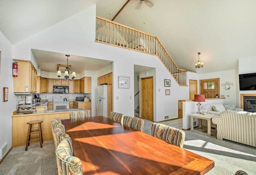 Bay City Home W/ Gorgeous Bay Views From Deck