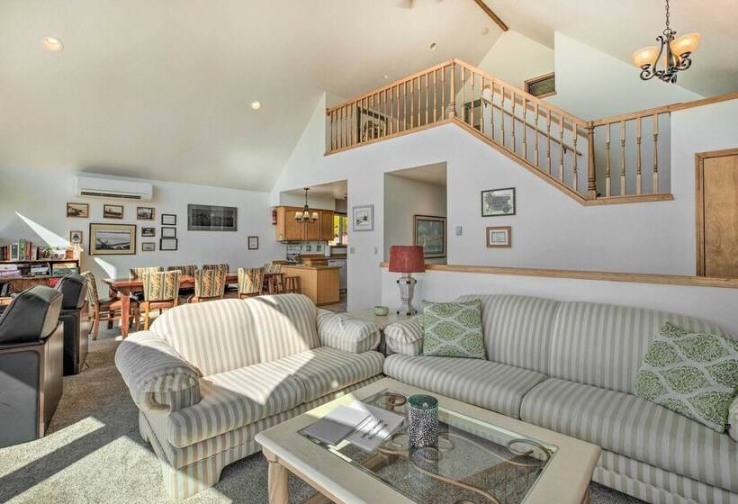 Bay City Home W/ Gorgeous Bay Views From Deck