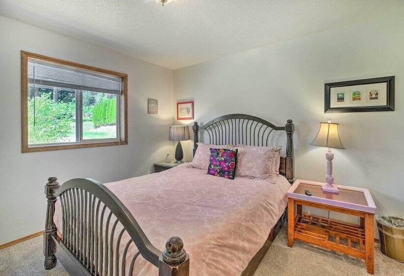 Bay City Home W/ Gorgeous Bay Views From Deck