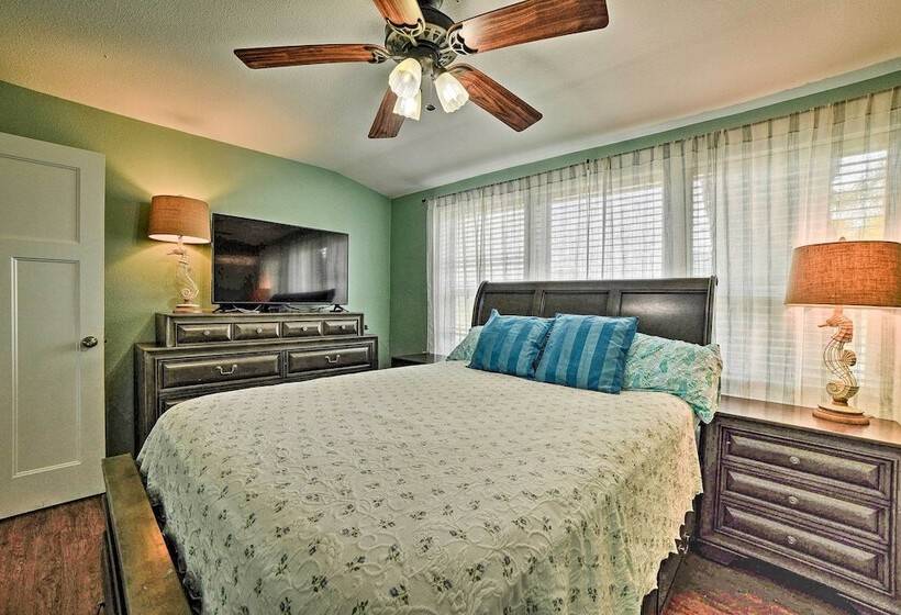 Bayfront Deck:  Casa Pescadores  Rockport Escape