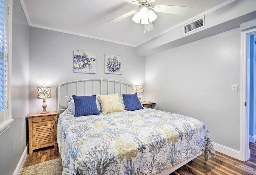 Beachy Isle Of Palms Home: 1 Block To Coast!