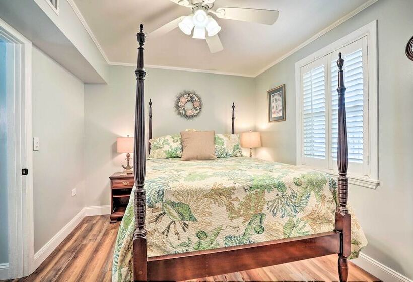 Beachy Isle Of Palms Home: 1 Block To Coast!