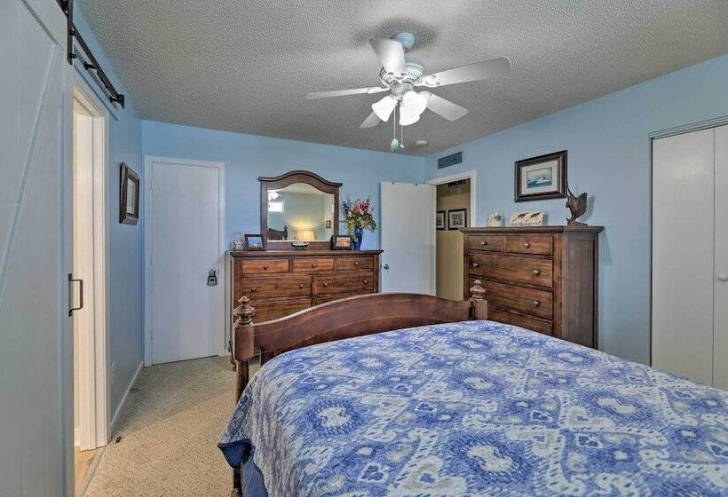 Beaufort Pad W/ Patio: 3 Blocks To Waterfront!