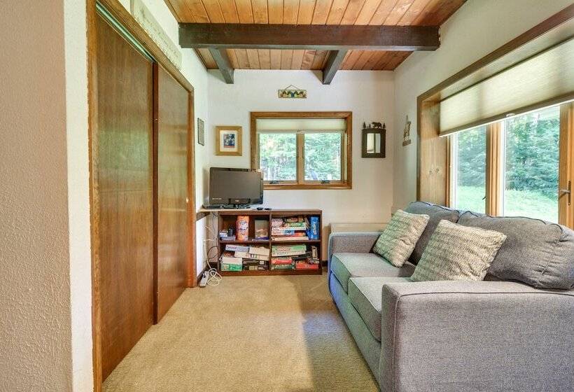 Beautiful Chalet ~ 5 Miles To Attitash Mountain