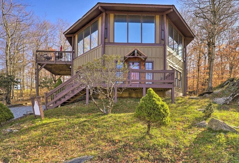 Skiway Chalet  Home W/ Hot Tub In Beech Mountain!