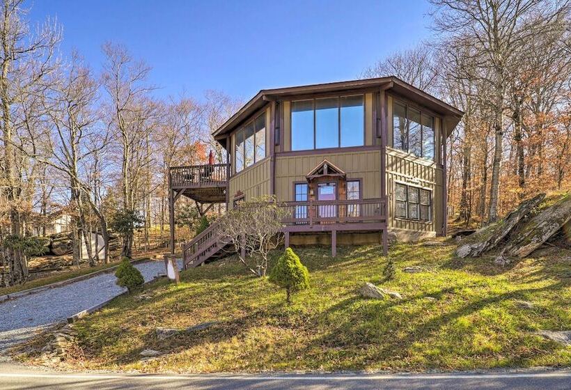 Skiway Chalet  Home W/ Hot Tub In Beech Mountain!