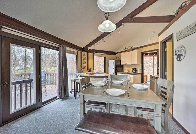 Skiway Chalet  Home W/ Hot Tub In Beech Mountain!