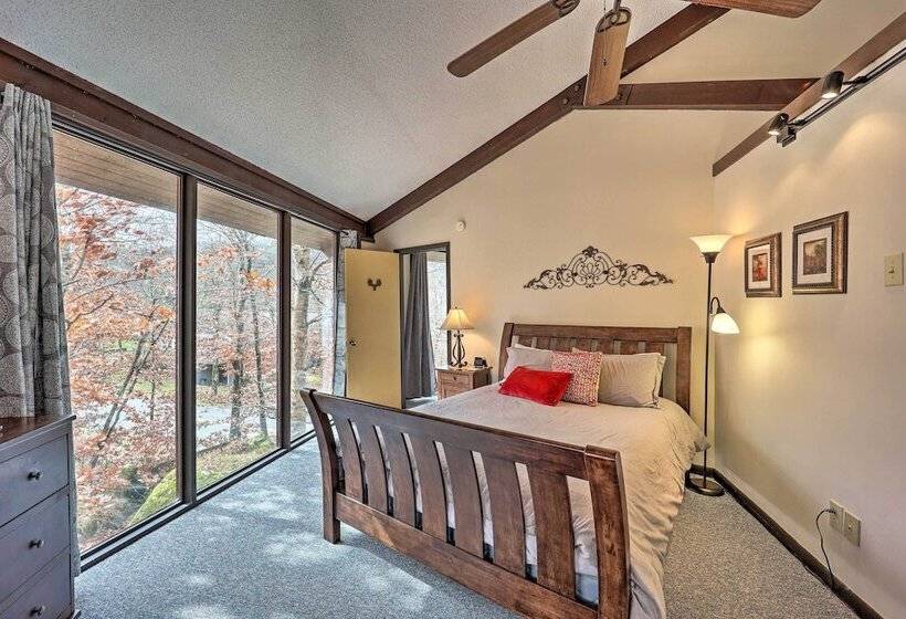 Skiway Chalet  Home W/ Hot Tub In Beech Mountain!