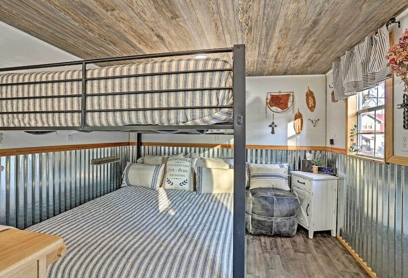 Belle Cabin  W/ Hot Tub Access, Near Mt Rushmore!