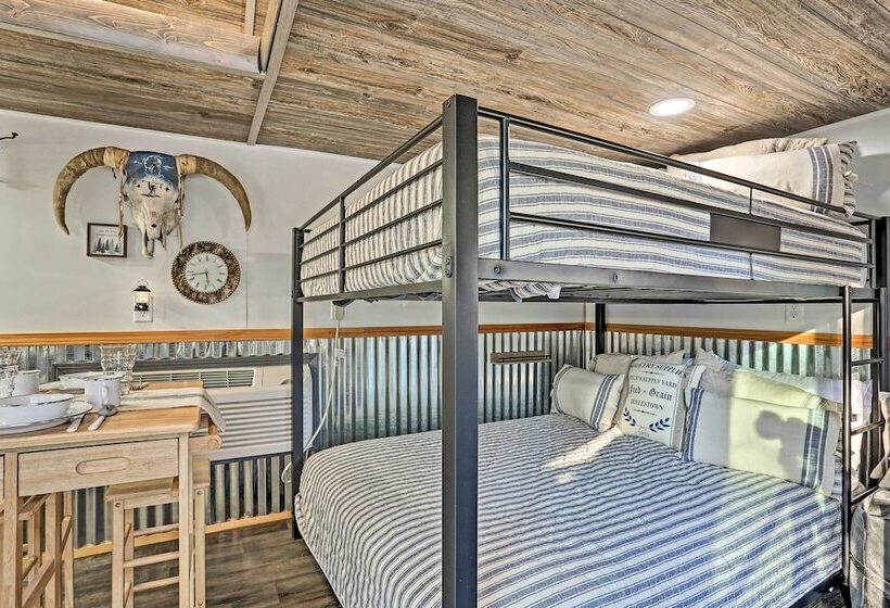 Belle Cabin  W/ Hot Tub Access, Near Mt Rushmore!