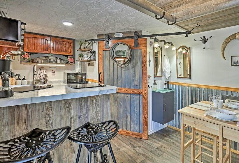 Belle Cabin  W/ Hot Tub Access, Near Mt Rushmore!
