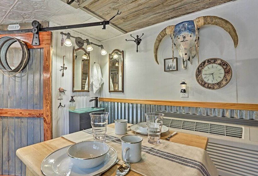 Belle Cabin  W/ Hot Tub Access, Near Mt Rushmore!