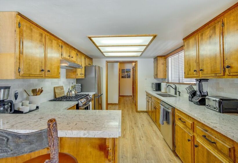 2 Mi To Snow Summit Skiing: Big Bear Cabin W/ Deck