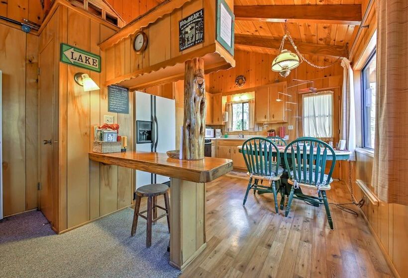 Big Bear Lake Cabin W/ Deck ~ 7 Mi To Ski Slopes!