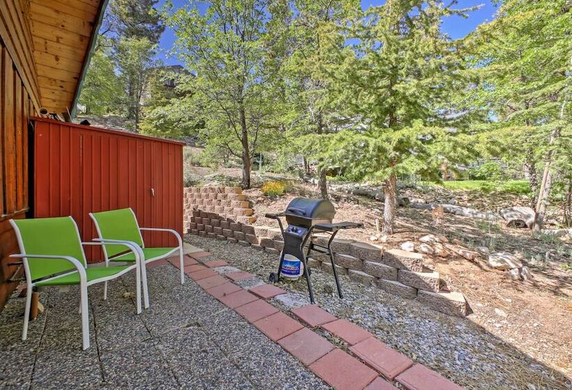 Big Bear Lake Cabin W/ Deck ~ 7 Mi To Ski Slopes!