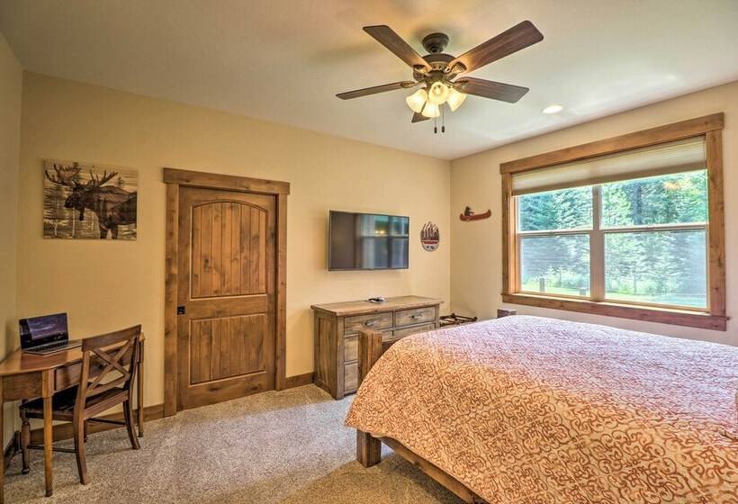 Bigfork Modern Living   Pet & Family Friendly!