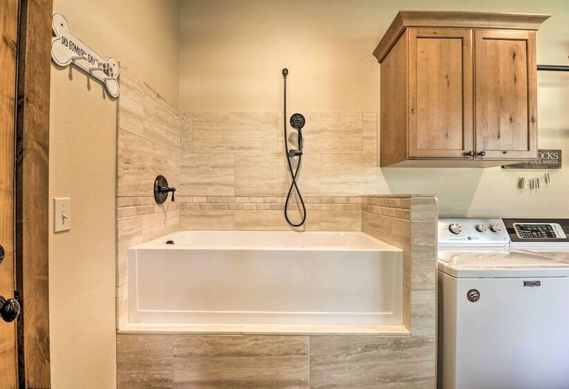 Bigfork Modern Living   Pet & Family Friendly!