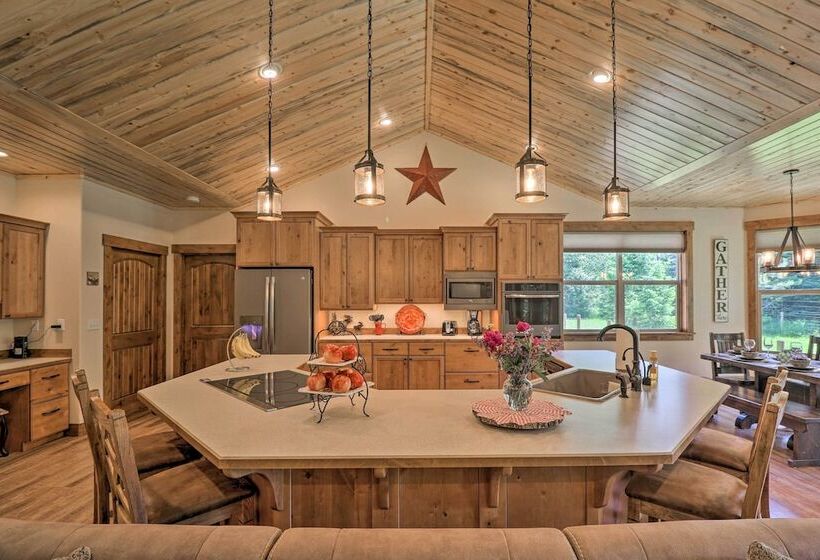 Bigfork Modern Living   Pet & Family Friendly!