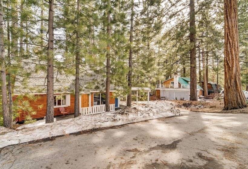 Boutique + Artsy Log Cabin In North Lake Tahoe!